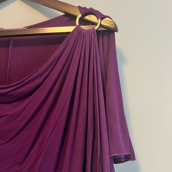 Purple godess sleeve top. Gold embellishment - Picture 2 of 5